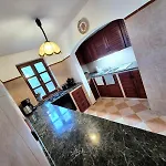 Dorono House 鲍洛托努德沃里
