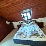 فيلة Dorono House