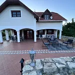 Villa Dorono House *