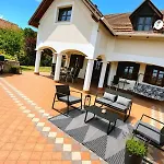 Dorono House Villa *
