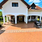ヴィラ Dorono House *