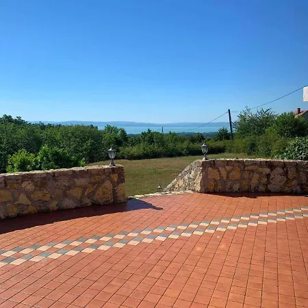 Dorono House * Balatonudvari