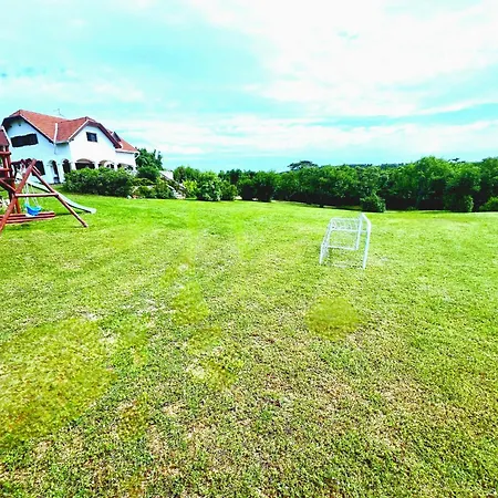 Dorono House バラトンウドヴァリ