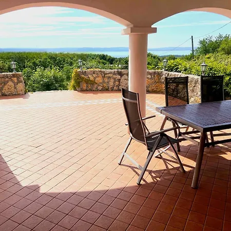 Βίλα Dorono House