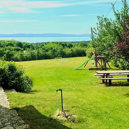 Dorono House ヴィラ バラトンウドヴァリ