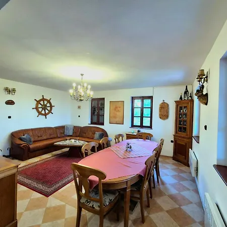 Dorono House * バラトンウドヴァリ