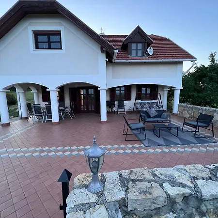 Villa Dorono House *