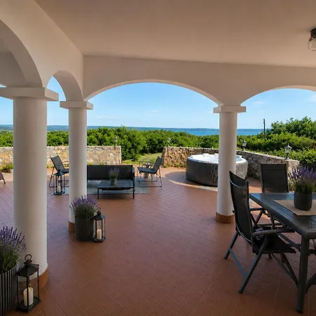 Dorono House Vila *