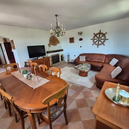 Dorono House Vila
