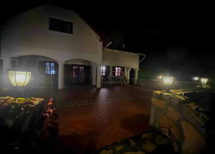 Dorono House Villa *